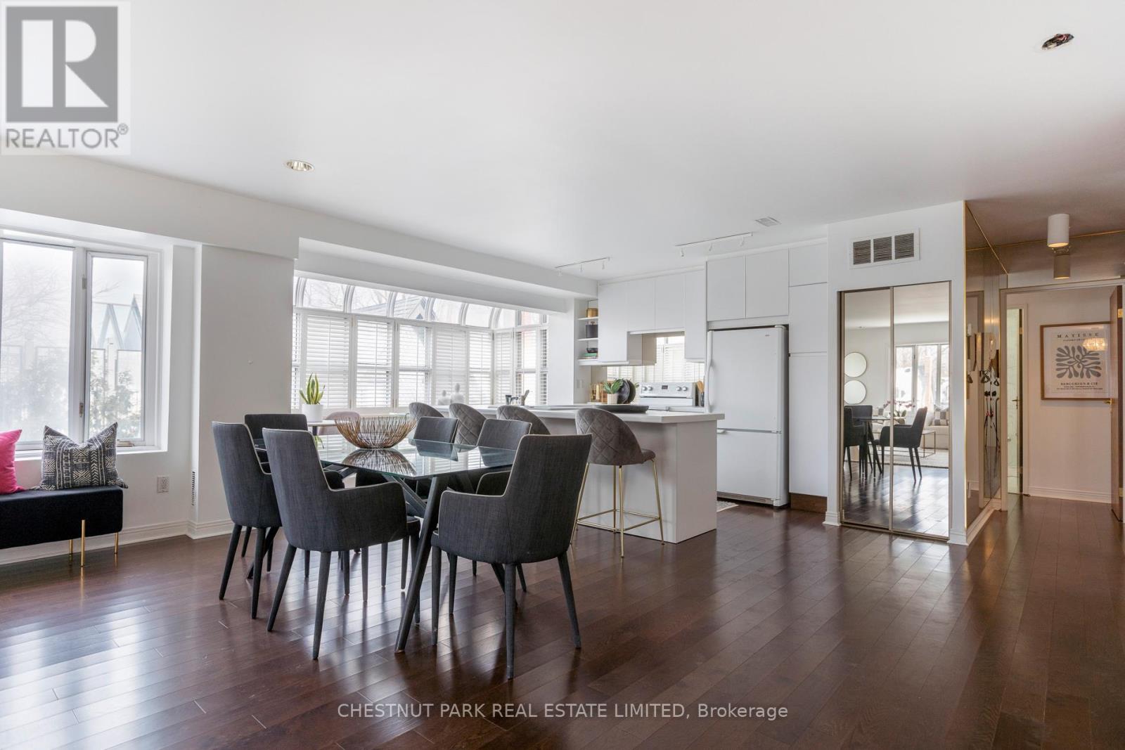 #PH3 8 HAWTHORN AVENUE - 9