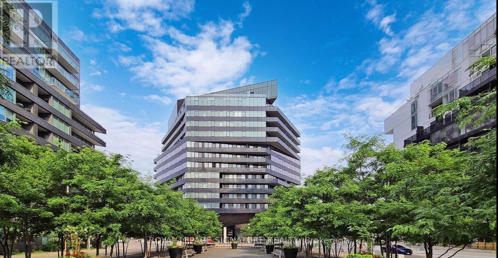 806 - 21 LAWREN HARRIS SQUARE