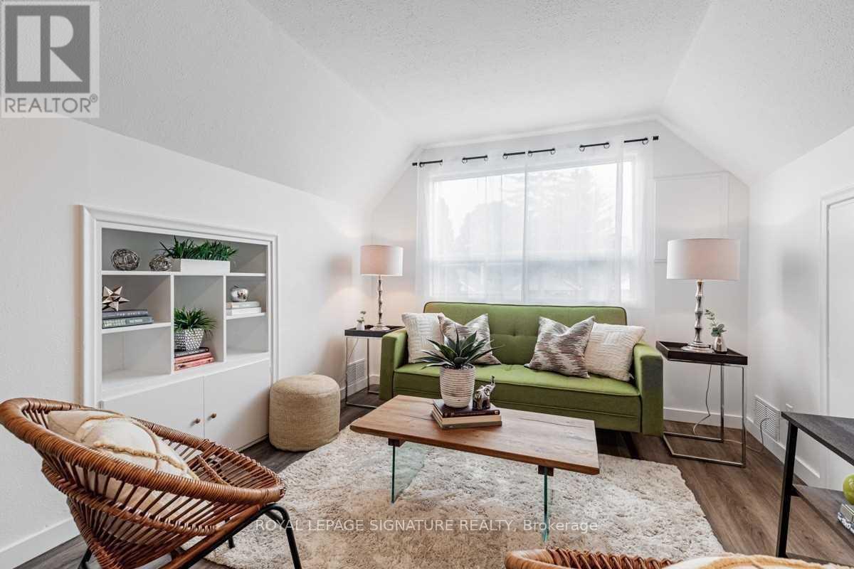 UPPER - 179 CLONMORE DRIVE