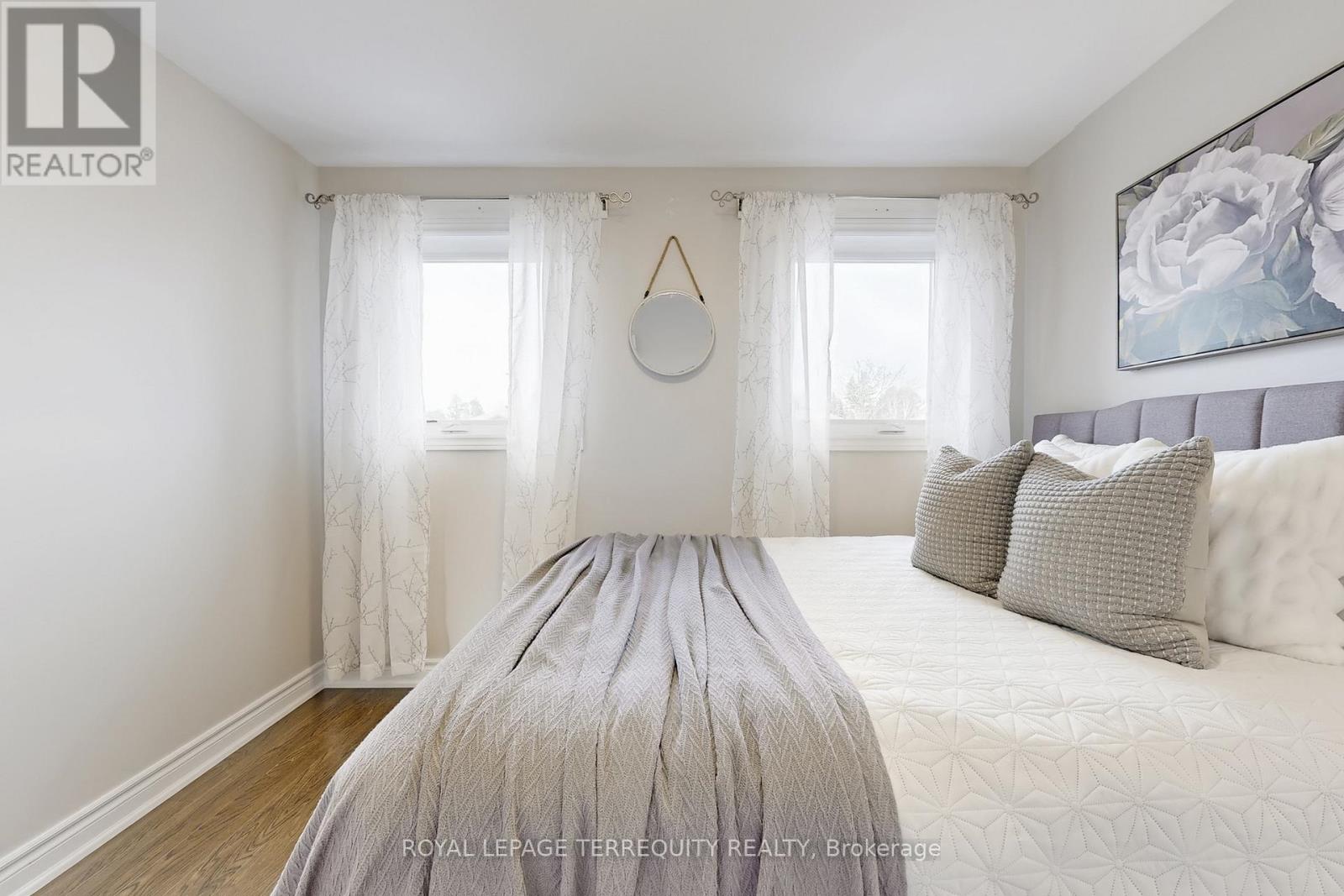 35 WILLIAM STEPHENSON DRIVE,Whitby (Blue Grass Meadows),,
