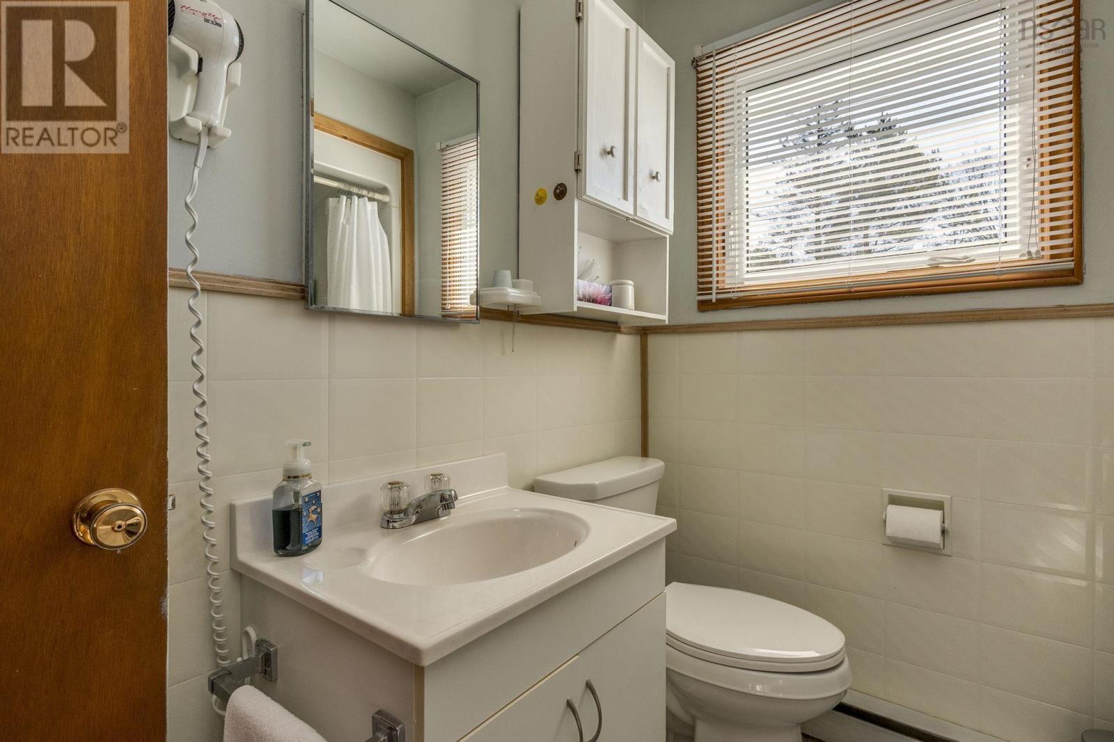 Property 34 of 34 of 8711 201 Highway