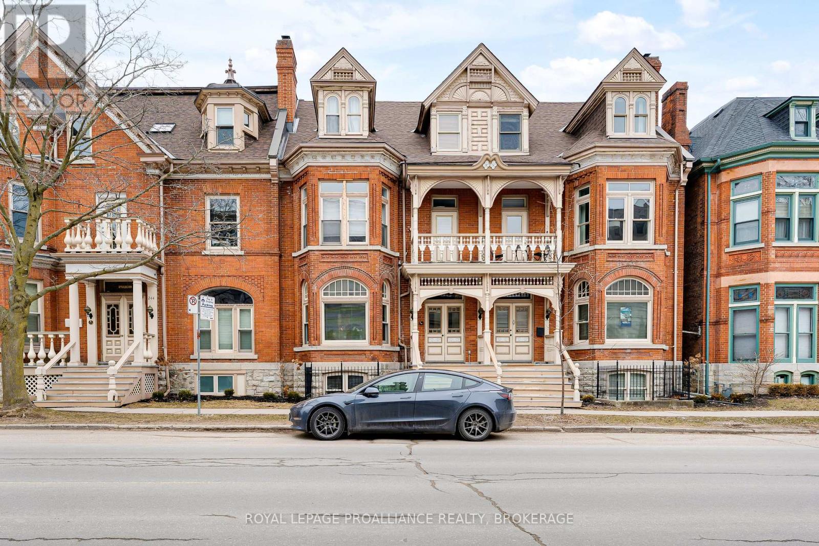 1 - 250 KING STREET E