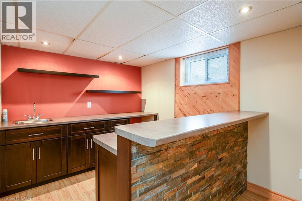 120 FOURTH AVENUE - 33
