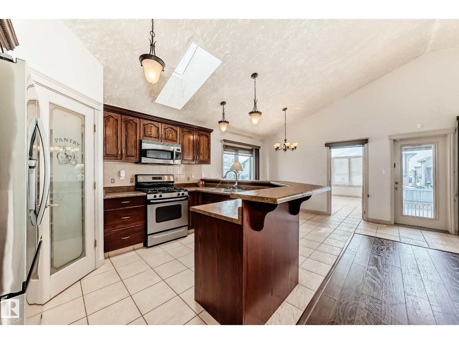 10631 181 AV NW, Edmonton