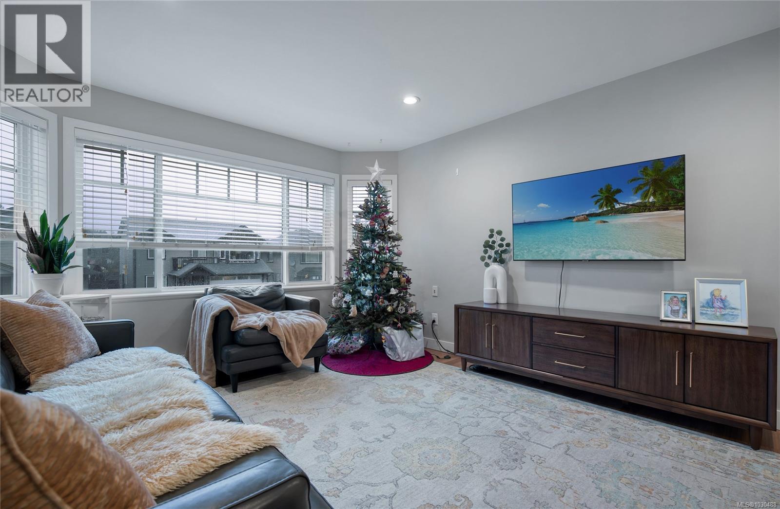 367 APPLEWOOD CRES - 11