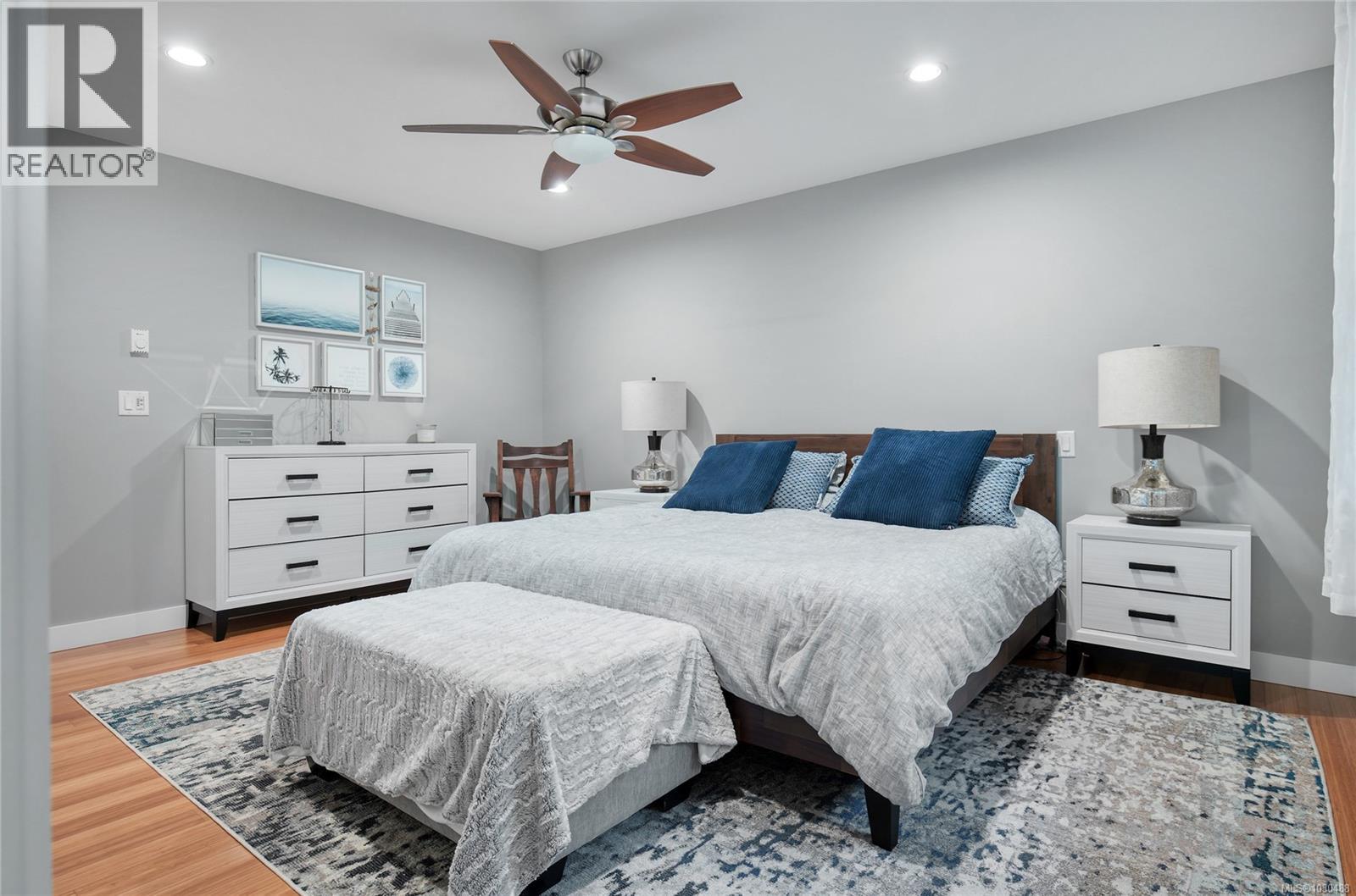 367 APPLEWOOD CRES - 15