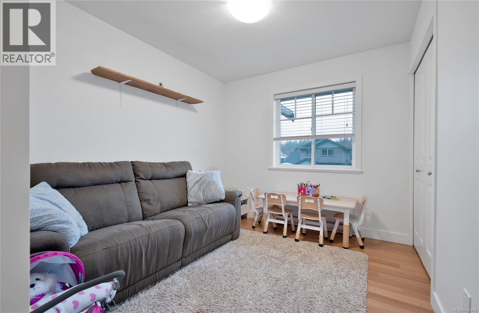 367 APPLEWOOD CRES - 20