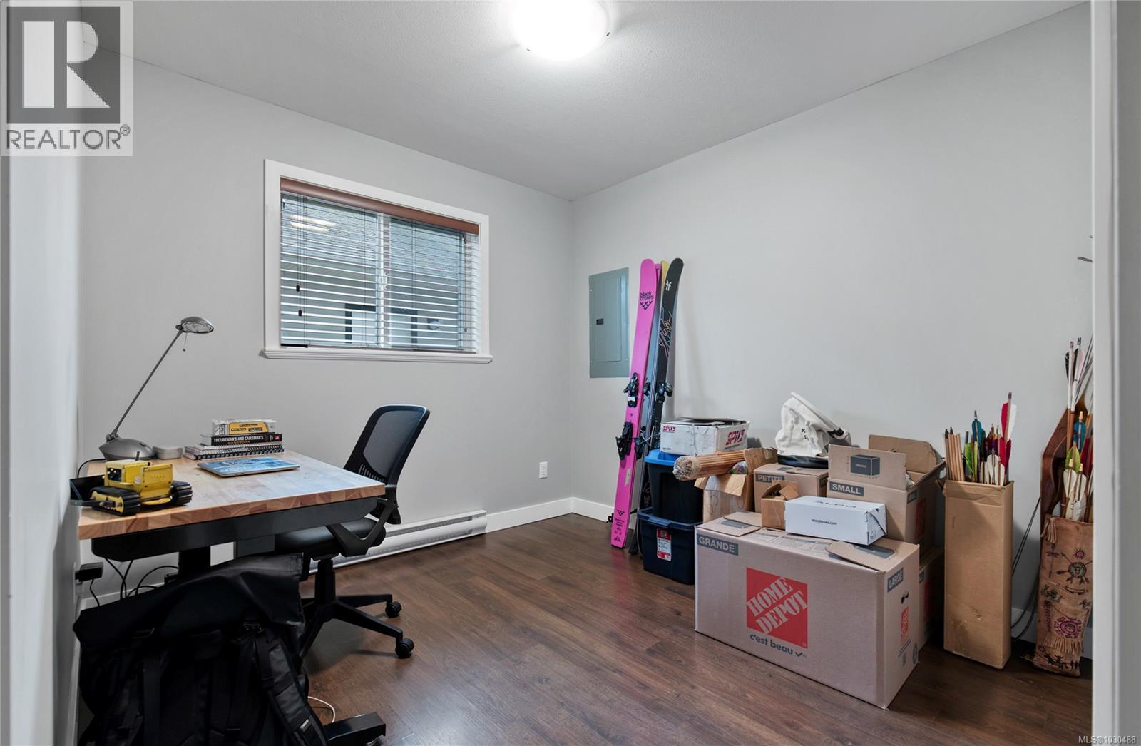 367 APPLEWOOD CRES - 40