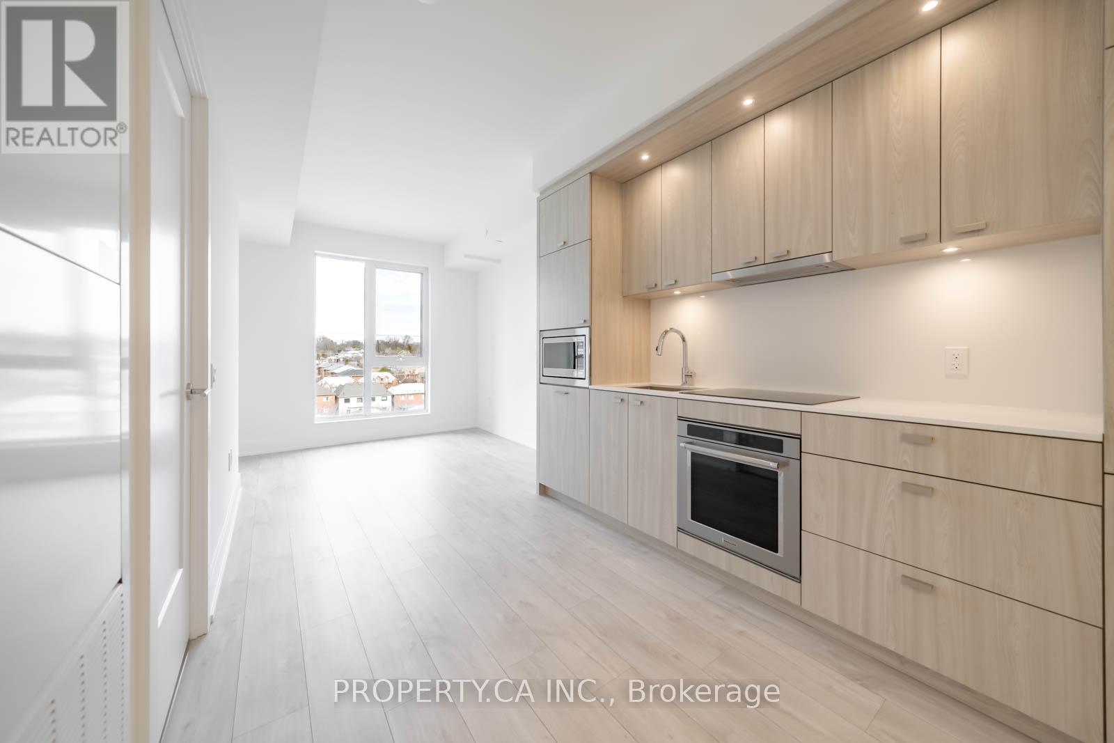 510 - 858 DUPONT STREET