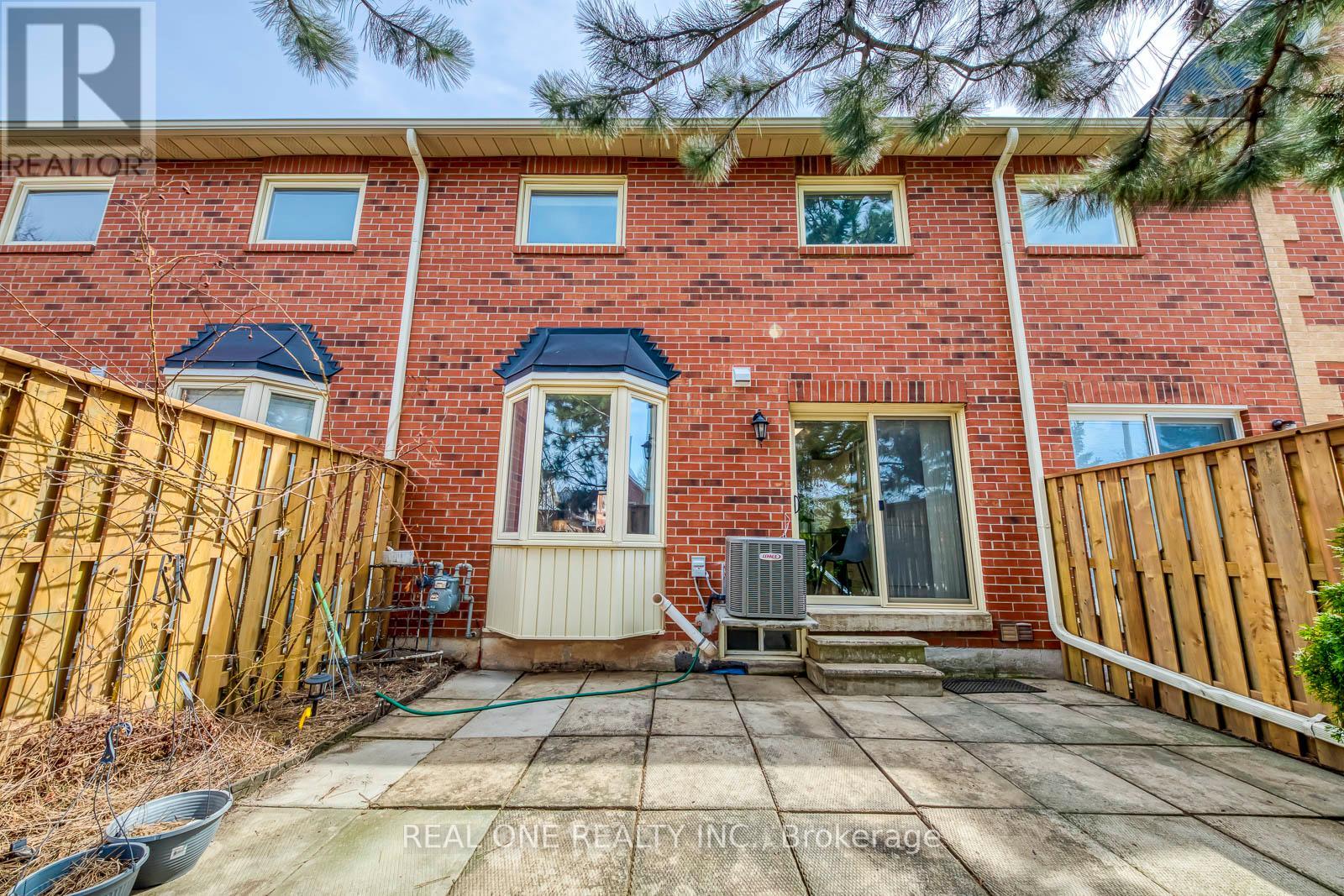 2 – 2006 GLENADA CRESCENT, Oakville (WC Wedgewood Creek), Ontario