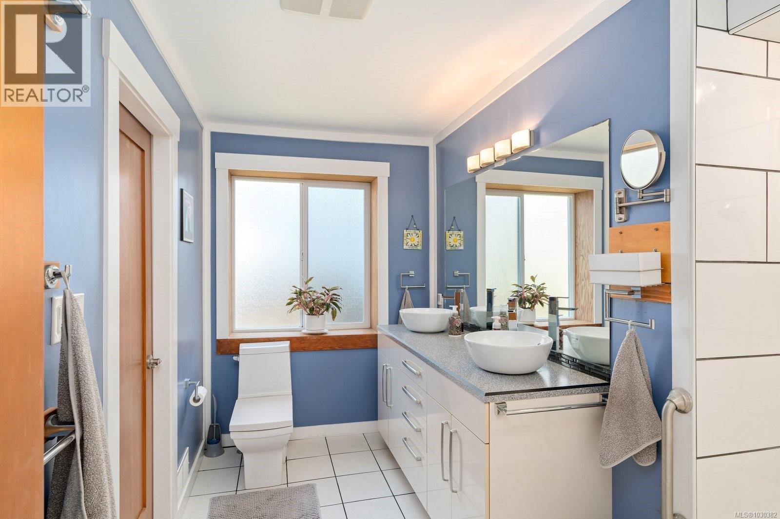 1209 Palmer Rd, Saanich