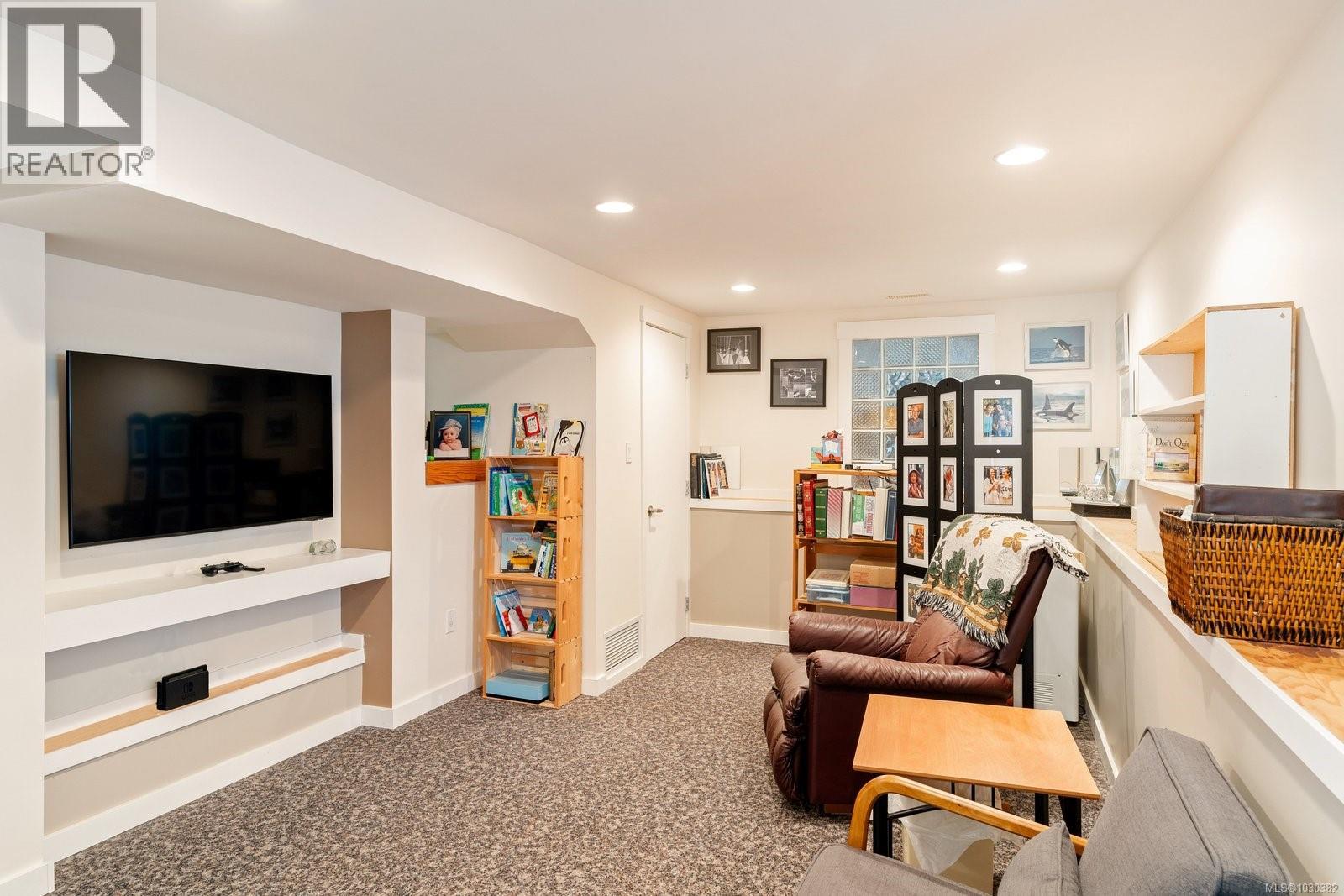 1209 Palmer Rd, Saanich