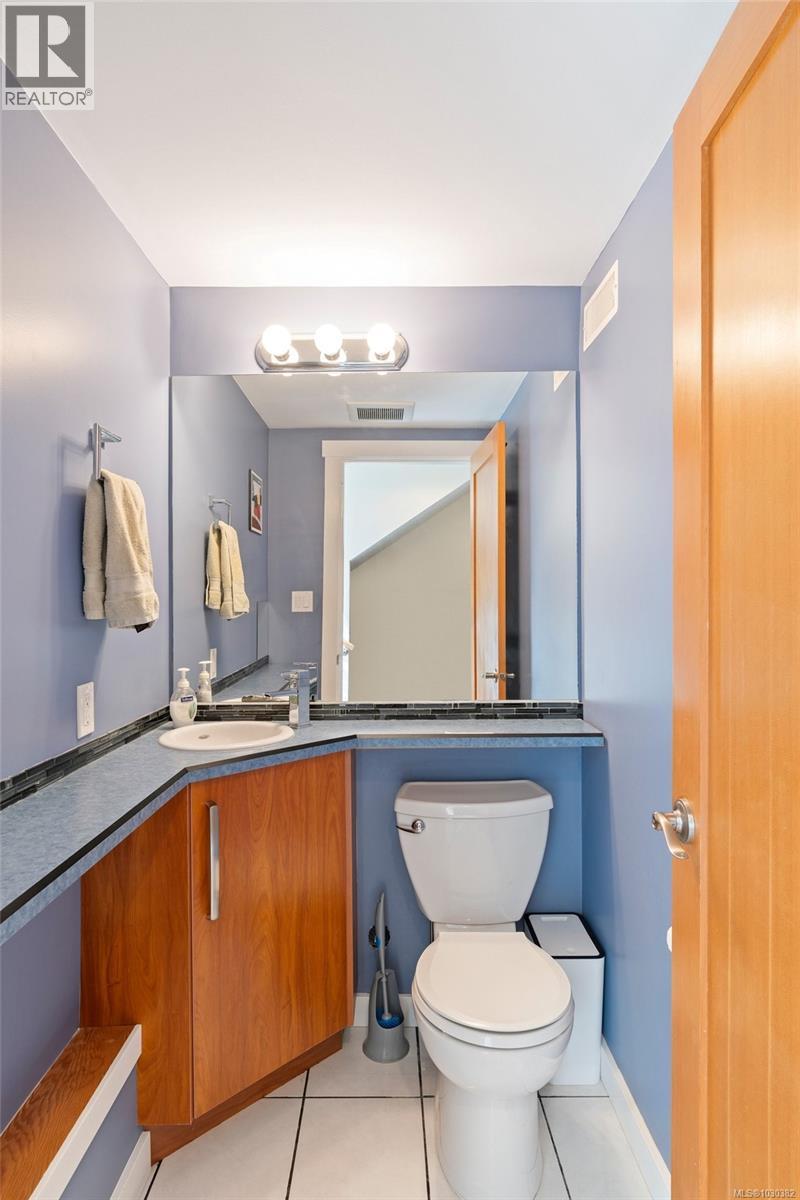 1209 Palmer Rd, Saanich