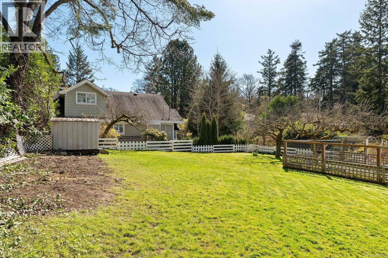 1209 Palmer Rd, Saanich