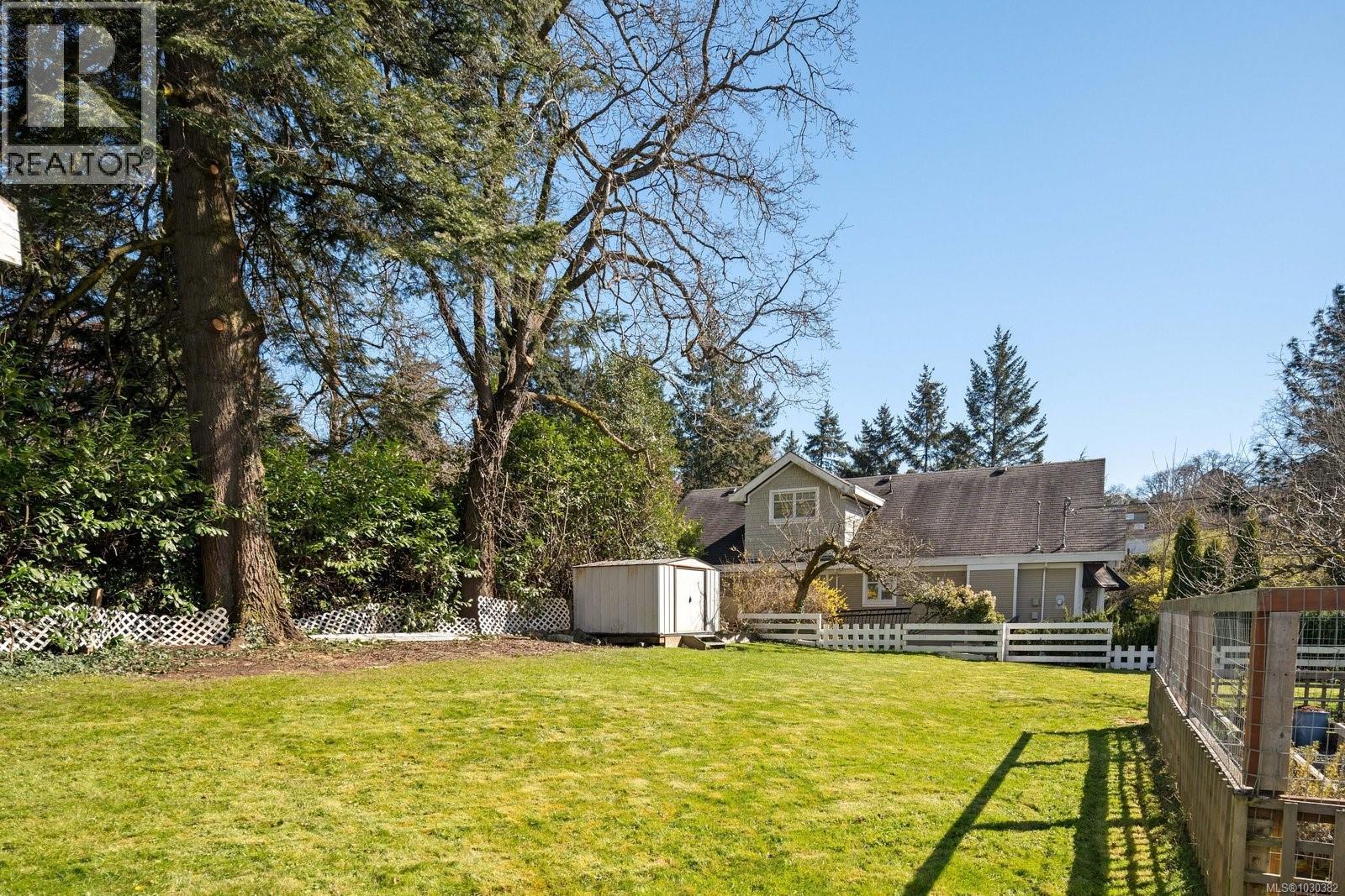 1209 Palmer Rd, Saanich