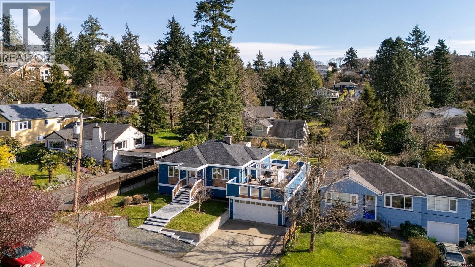1209 Palmer Rd, Saanich