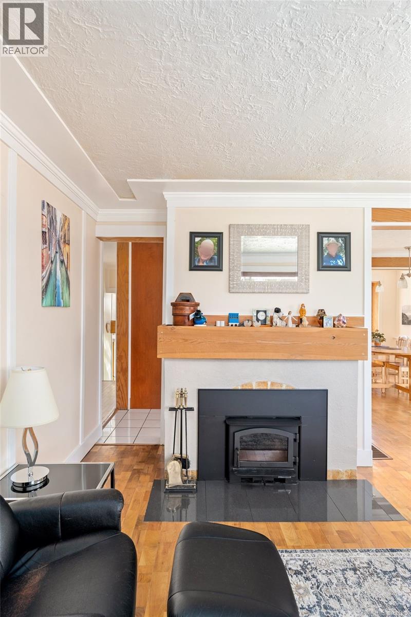 1209 Palmer Rd, Saanich