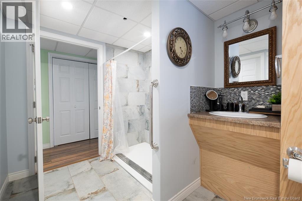 340 MACDONALD AVENUE - 35