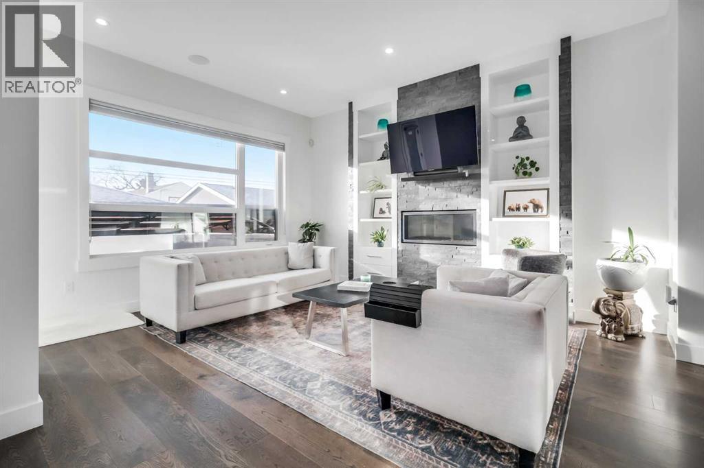 Single Family House for Sale in   Avenue NW Banff Trail Calgary 