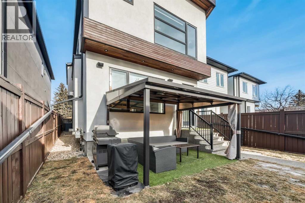 Single Family House for Sale in   Avenue NW Banff Trail Calgary 