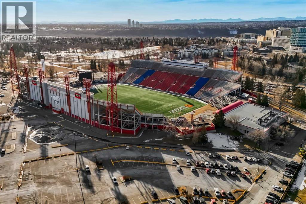 Single Family House for Sale in   Avenue NW Banff Trail Calgary 