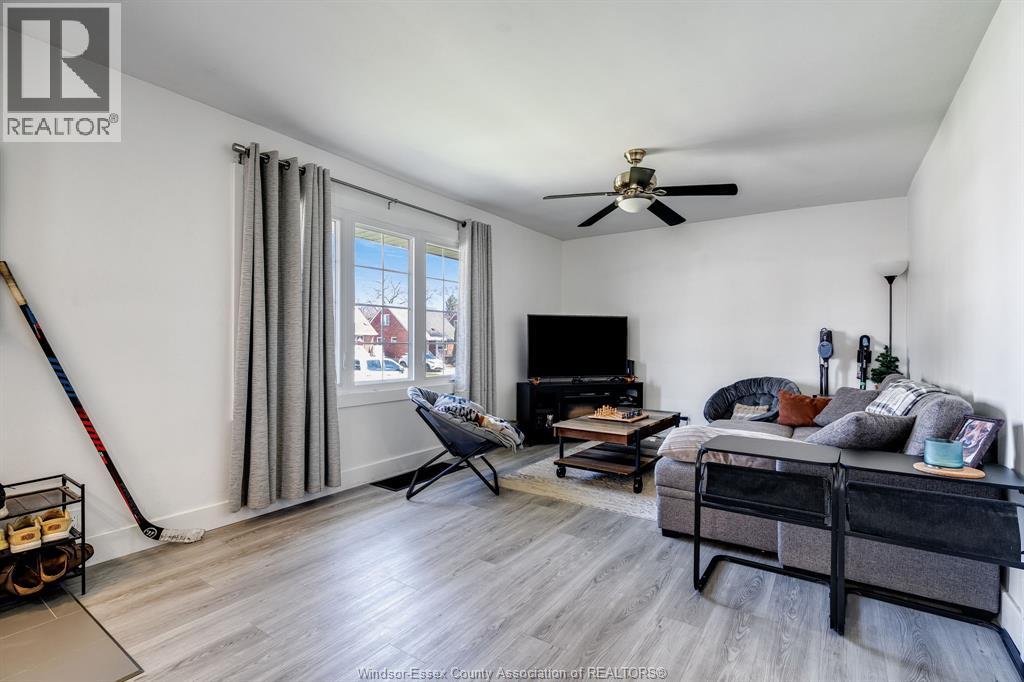 1167 ASKIN AVENUE - 4