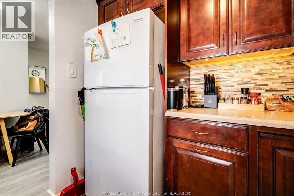 1167 ASKIN AVENUE - 10