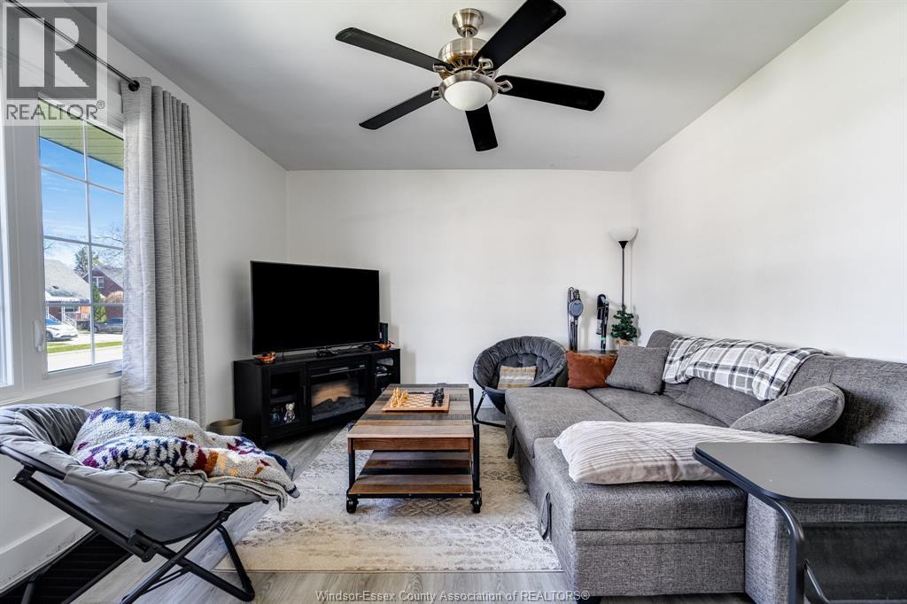 1167 ASKIN AVENUE - 5
