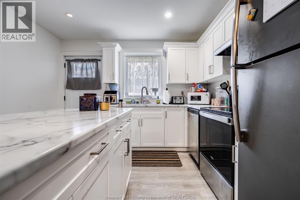 1167 ASKIN AVENUE - 36