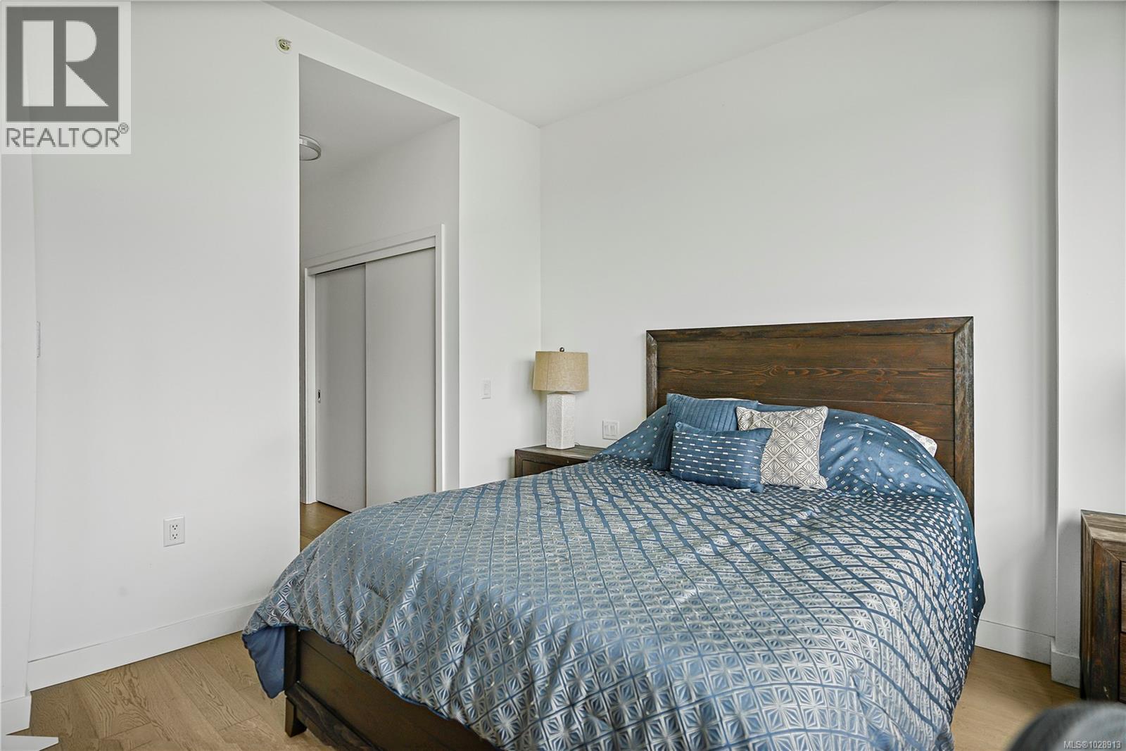 402 4011 Rainbow Hill Lane, Saanich