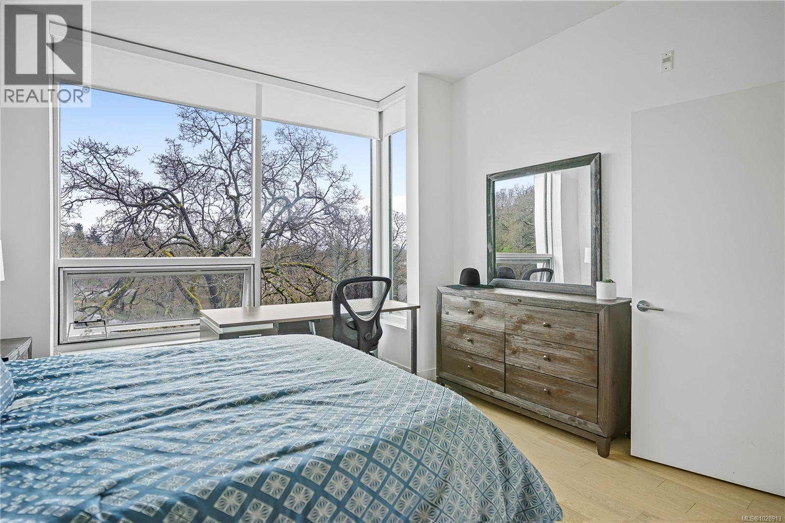 402 4011 Rainbow Hill Lane, Saanich