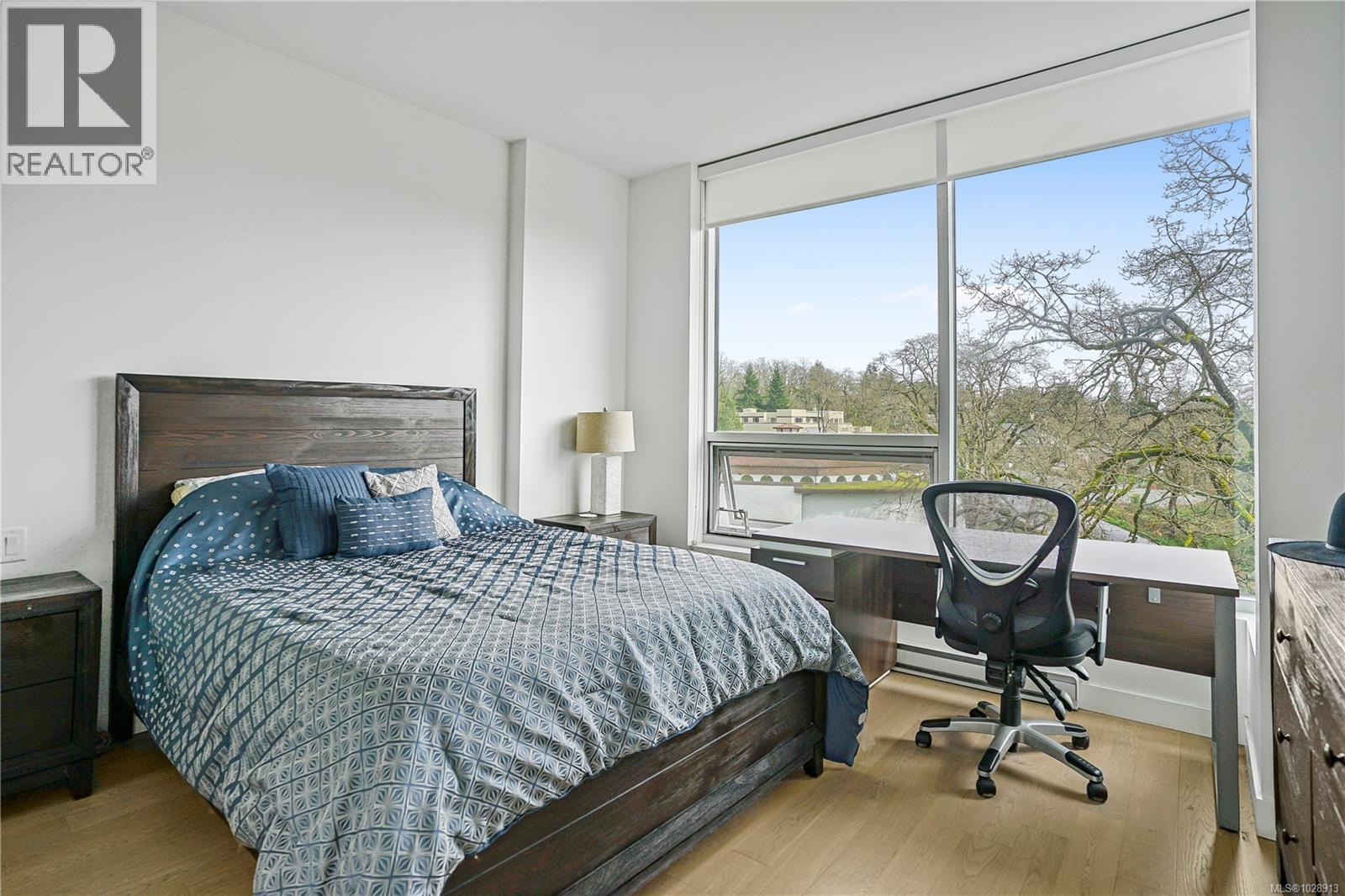 402 4011 Rainbow Hill Lane, Saanich