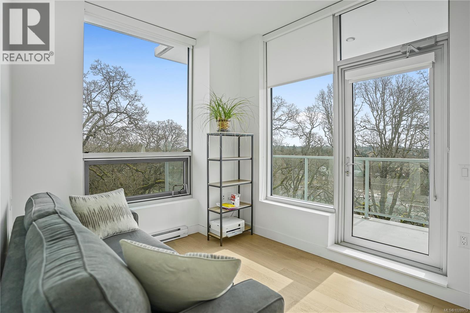 402 4011 Rainbow Hill Lane, Saanich