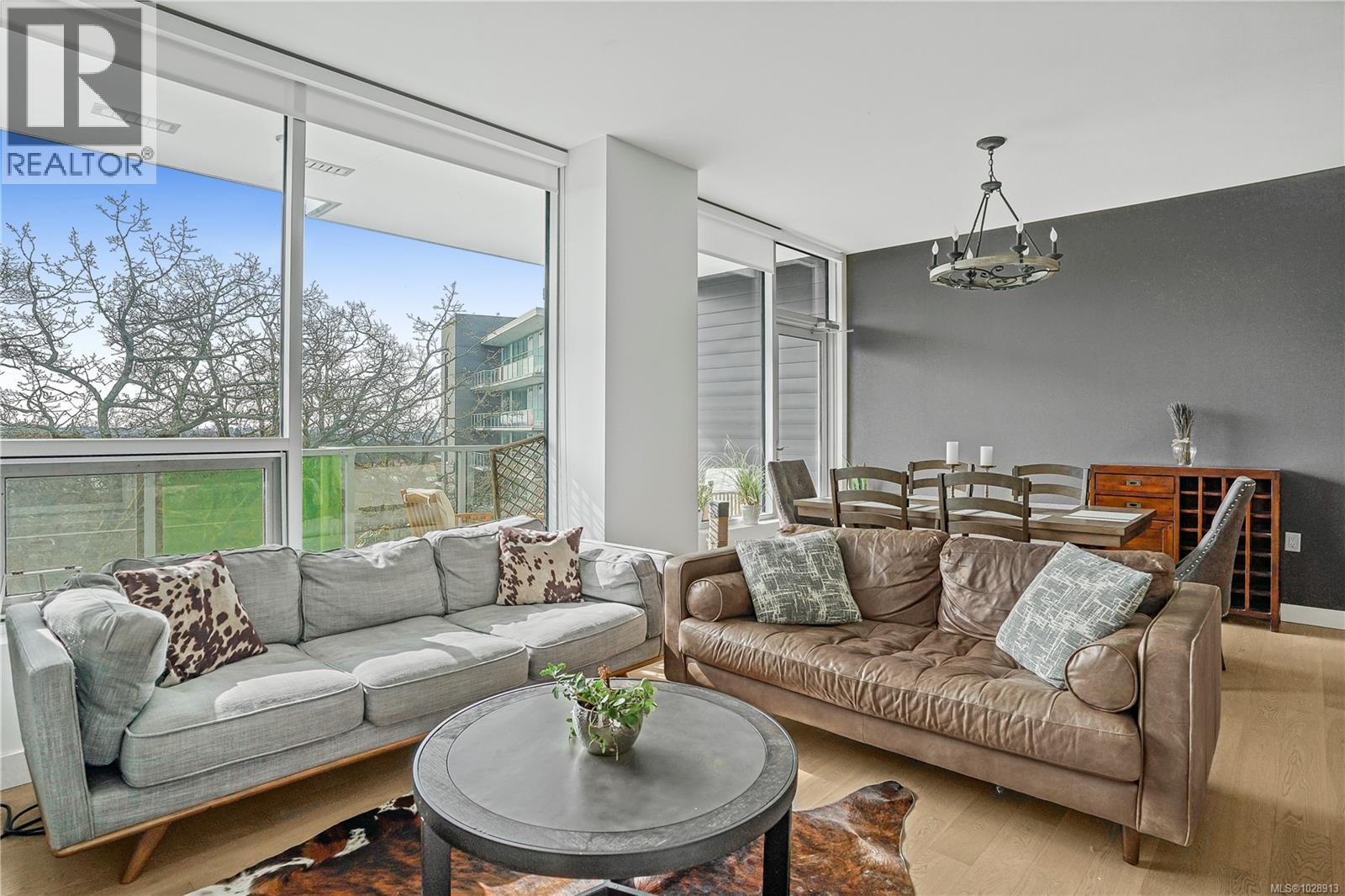 402 4011 Rainbow Hill Lane, Saanich