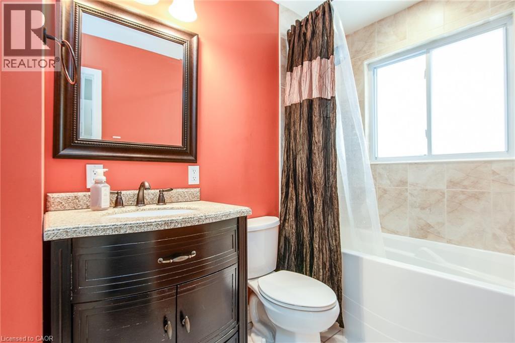 120 FOURTH Avenue, Kitchener, Ontario, N2C1N8 — Photo 10