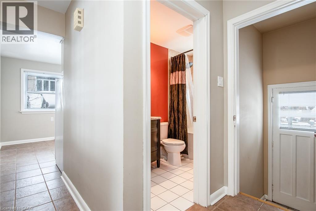 120 FOURTH Avenue, Kitchener, Ontario, N2C1N8 — Photo 9