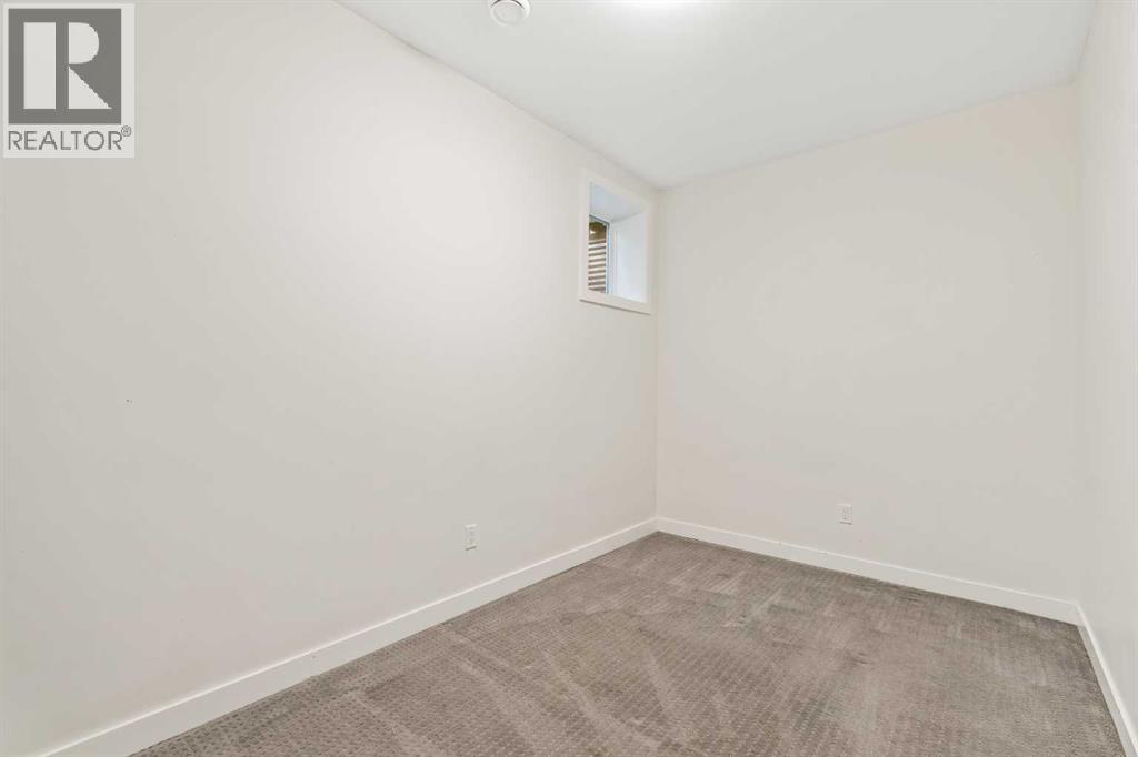 Single Family House for Sale in    Avenue NE Tuxedo Park Calgary 