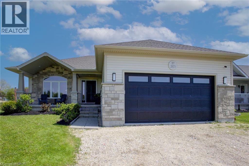 37 LORNE Street W, Harriston, Ontario