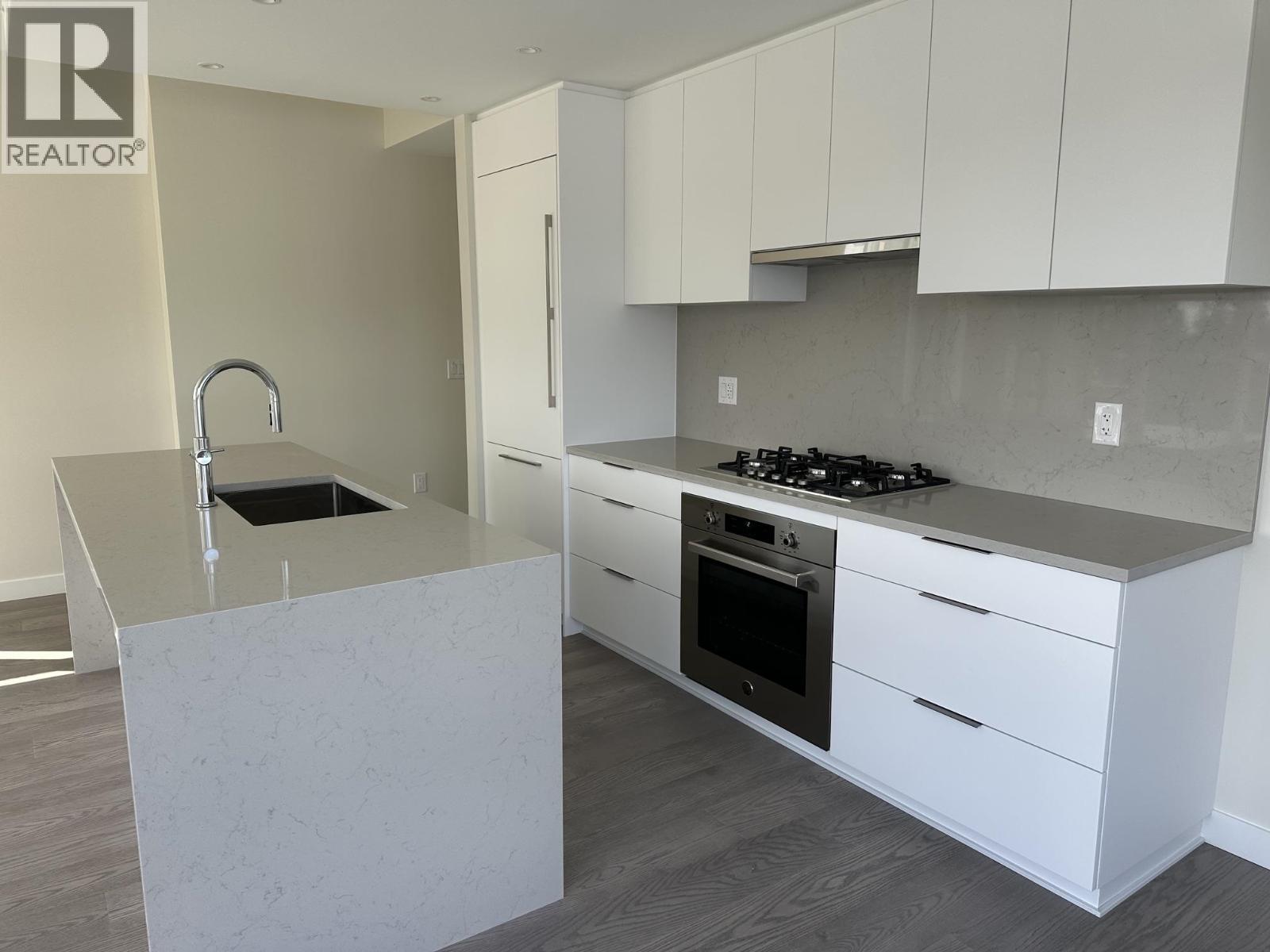 812 6138 BIRNEY AVENUE