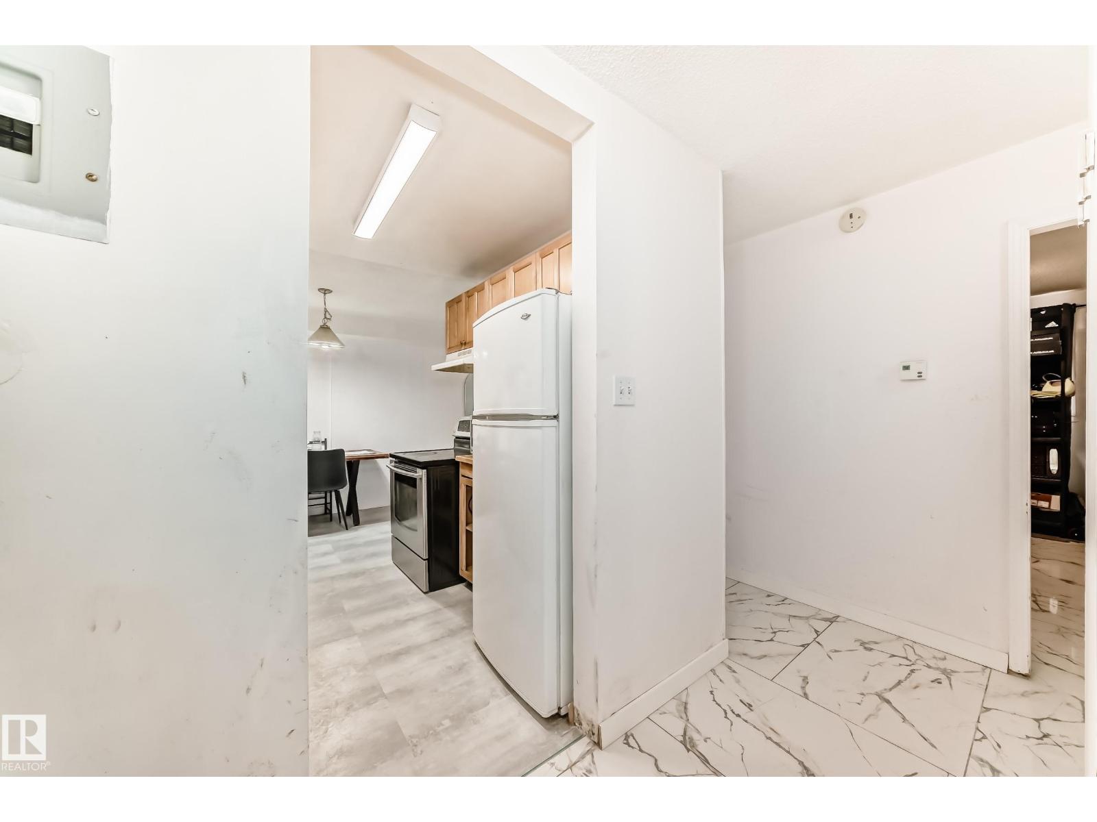 #5C 5715 133 AV NW, Edmonton