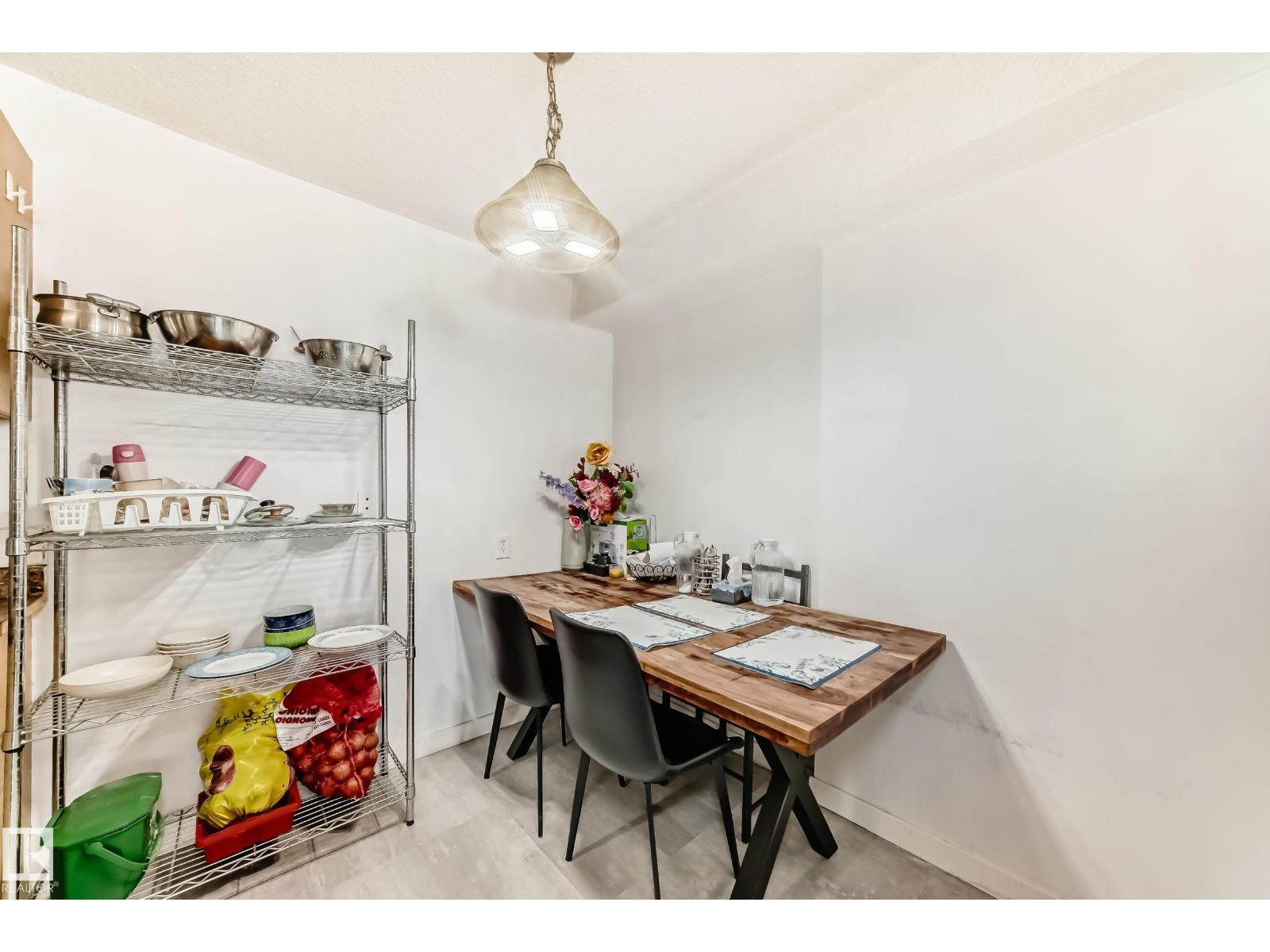 #5C 5715 133 AV NW, Edmonton