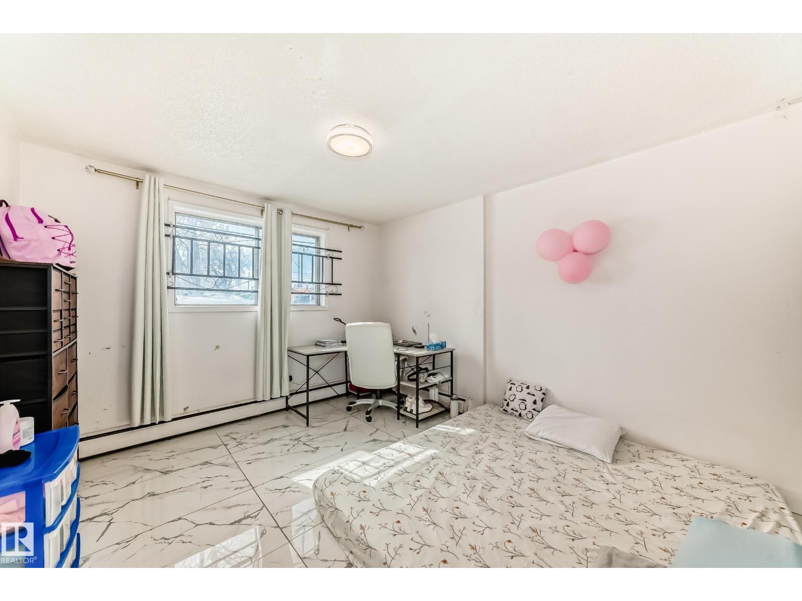 #5C 5715 133 AV NW, Edmonton