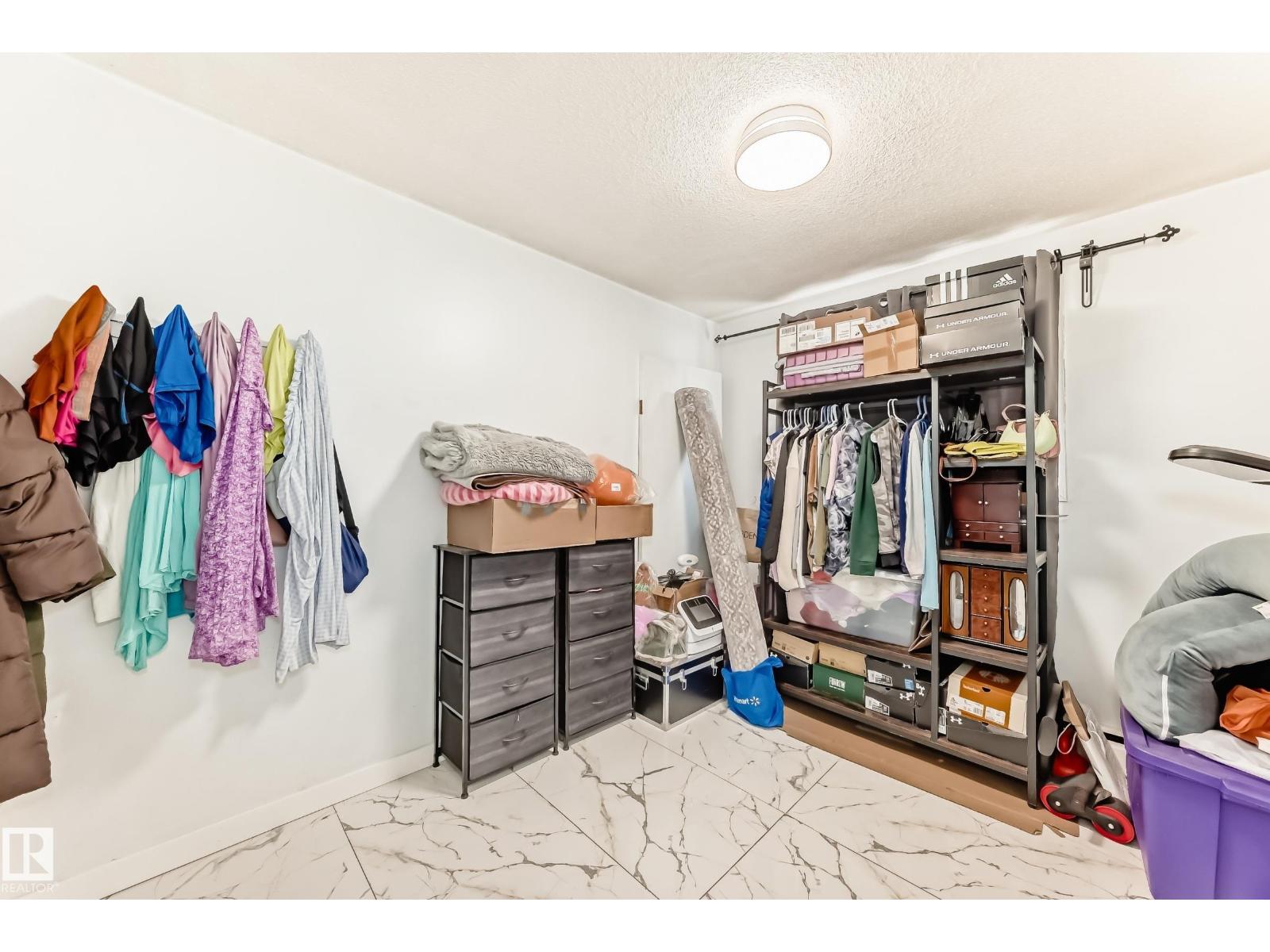 #5C 5715 133 AV NW, Edmonton