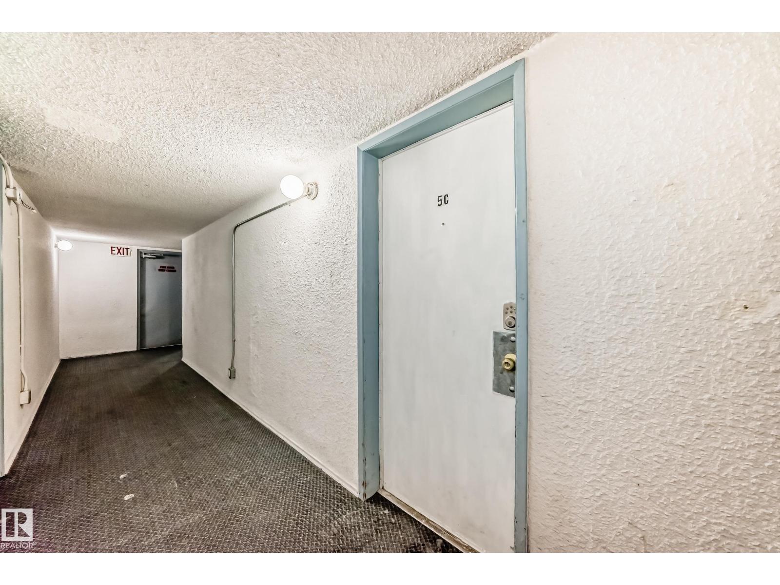 #5C 5715 133 AV NW, Edmonton