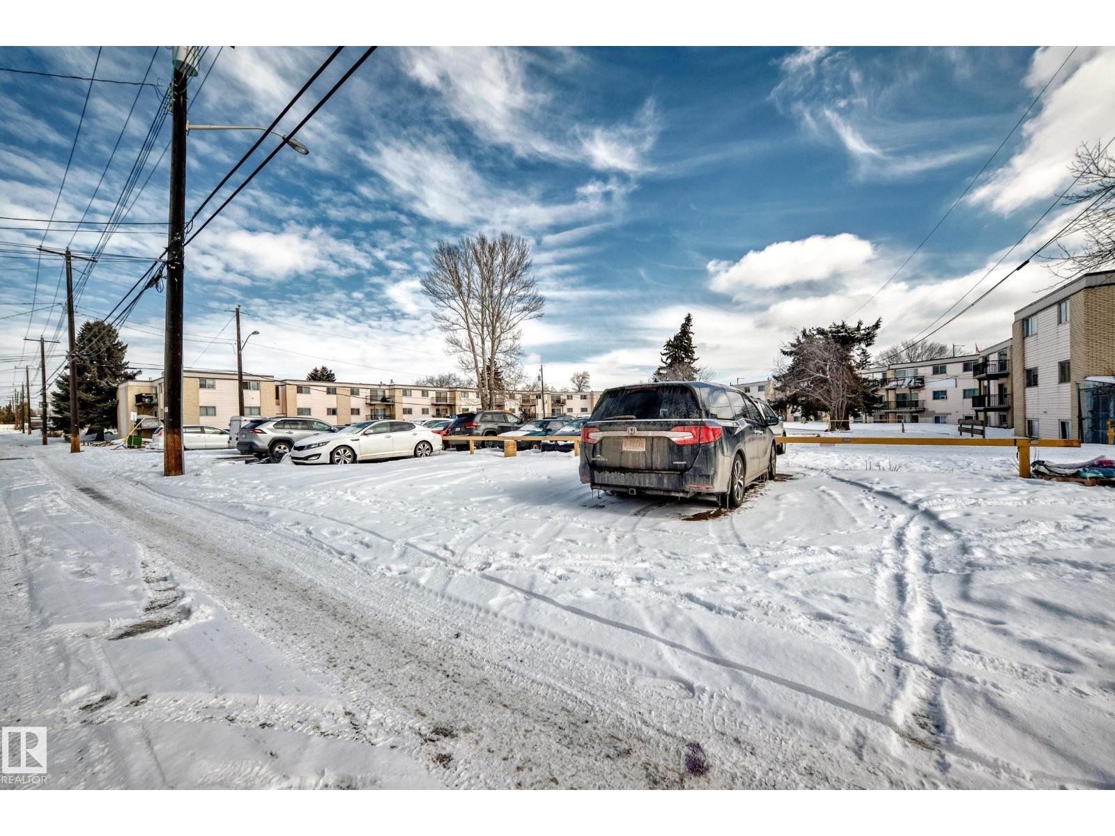 #5C 5715 133 AV NW, Edmonton