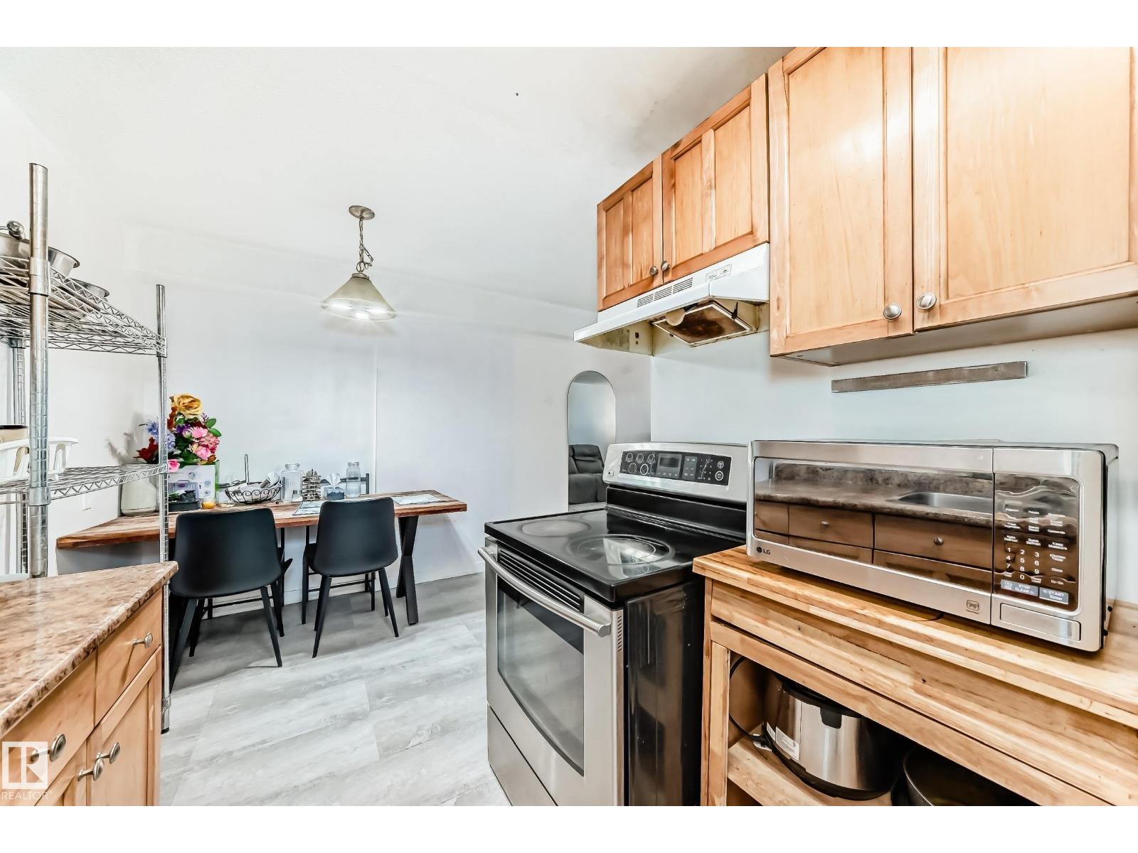 #5C 5715 133 AV NW, Edmonton