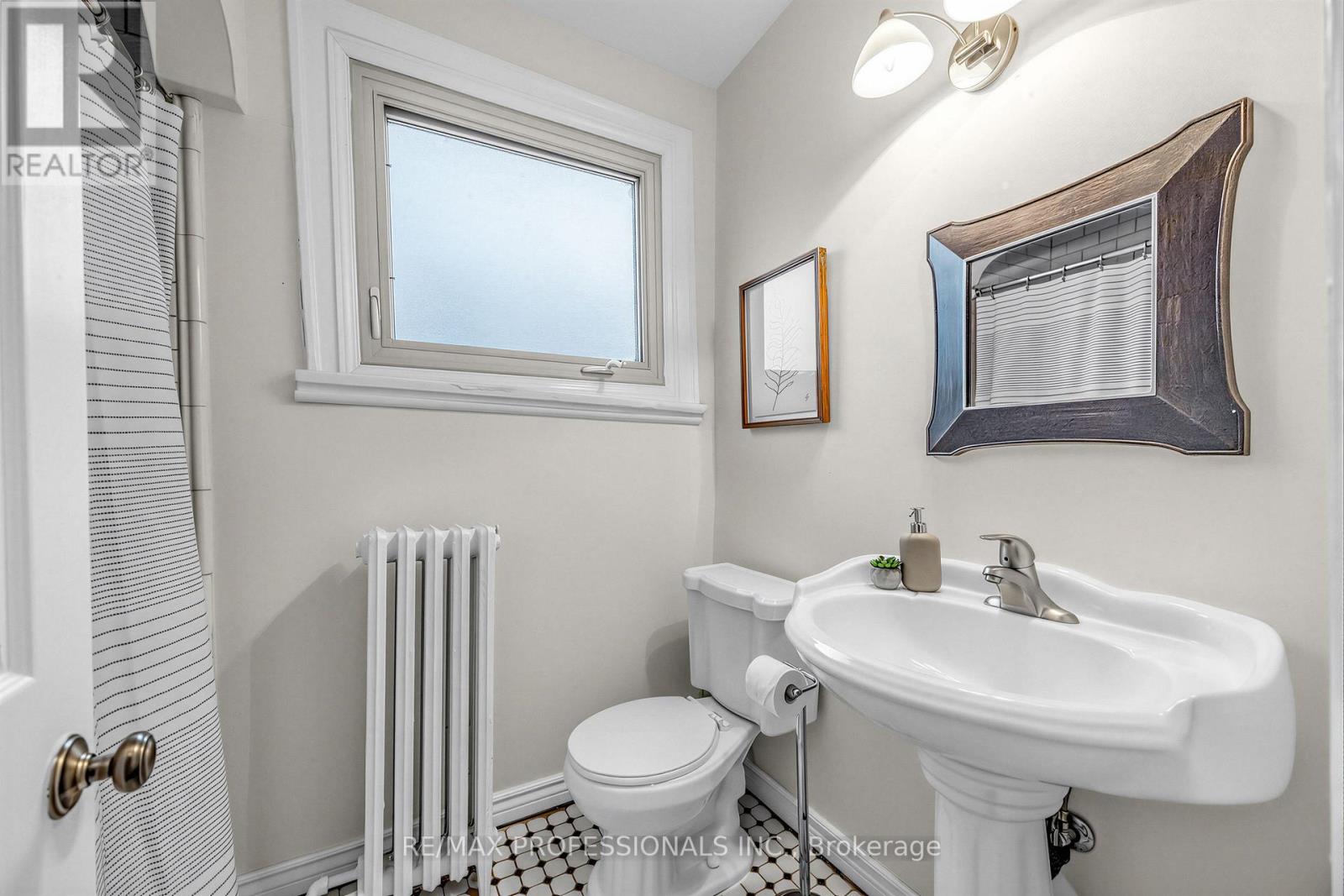 358 ROXTON ROAD - 19