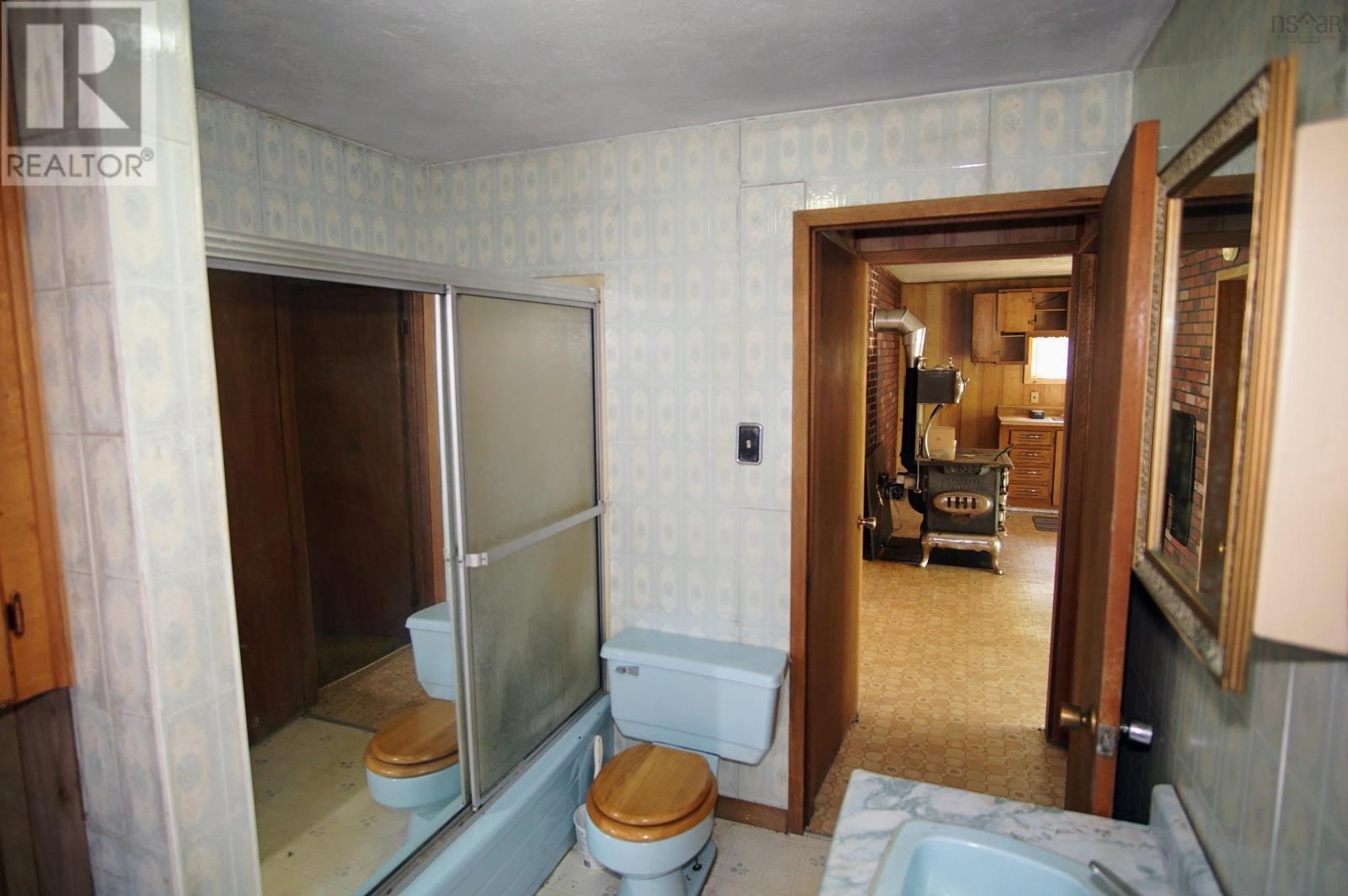 Property 24 of 44 of 560 West Sable Road