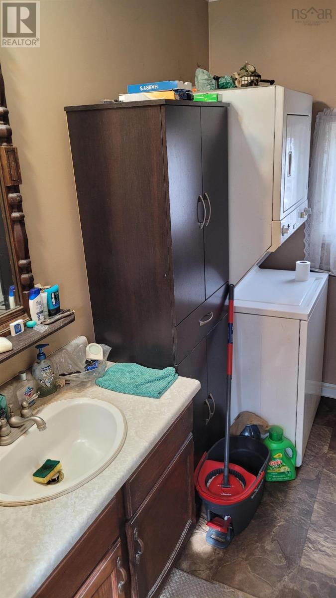 Property 19 of 24 of 135 Martin Road