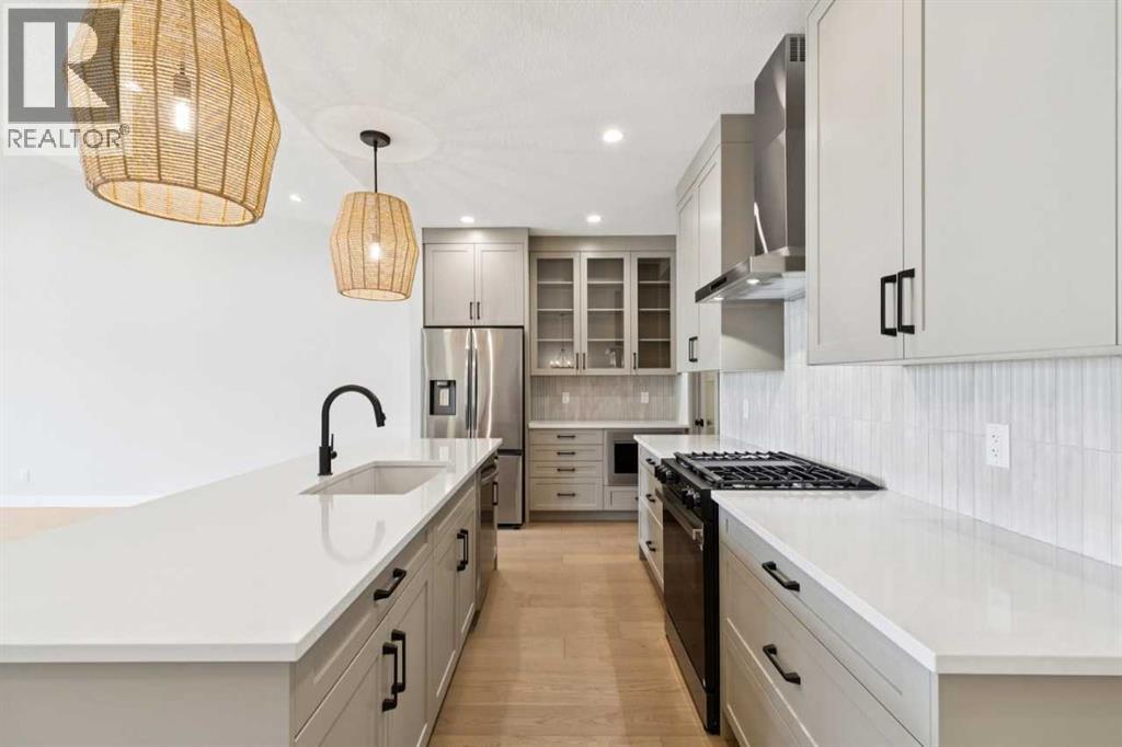 
          640 Shawnee Terrace Southwest
            <br/>
            <span>Calgary</span>
            , 
            <span>AB</span>
             <span>T2Y0X5</span>
        